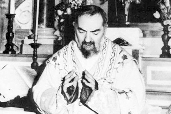 La stigmatizzazione di Padre Pio