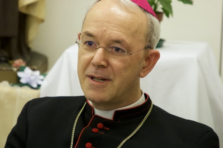 Mons. Athanasius Schneider sulla crisi della Chiesa