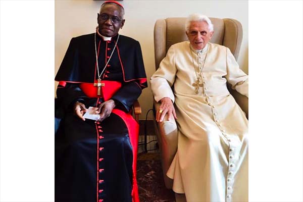 Card. Robert Sarah e Il Papa Emerito Benedetto XVI